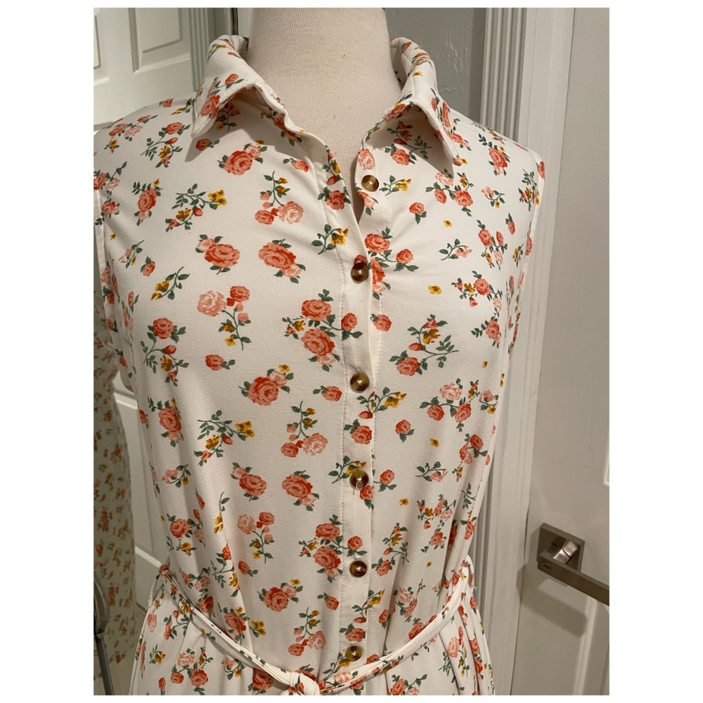 Floral button down dress - Picture 2 of 6
